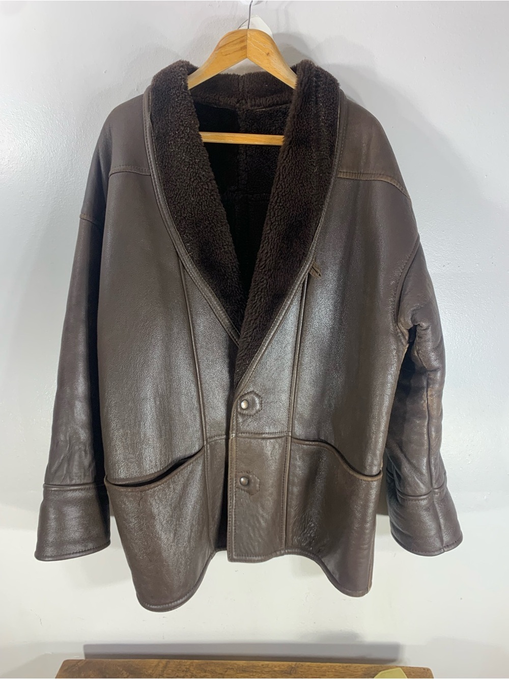 Title
Vintage Genuine Sheepskin Shearling Leather Jacket Brown Made in France U